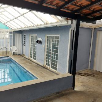 Piscina Coberta e Aquecida